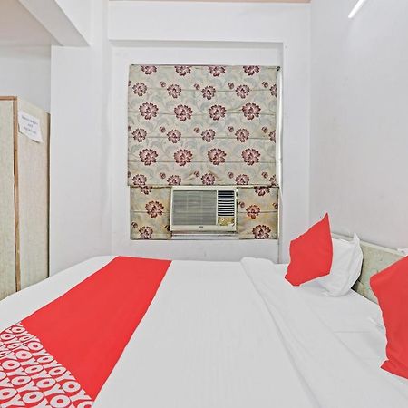 Oyo27695联系酒店 坎普尔 外观 照片