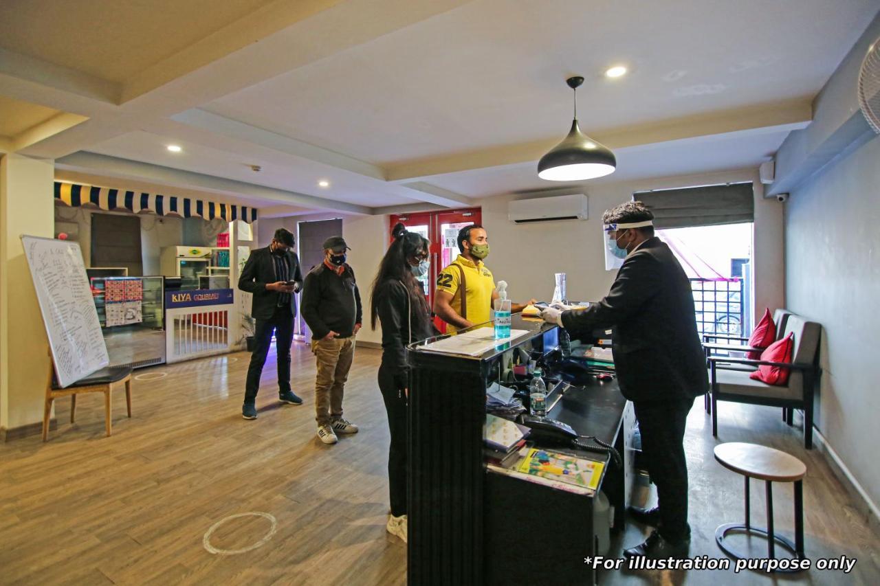 Oyo27695联系酒店 坎普尔 外观 照片