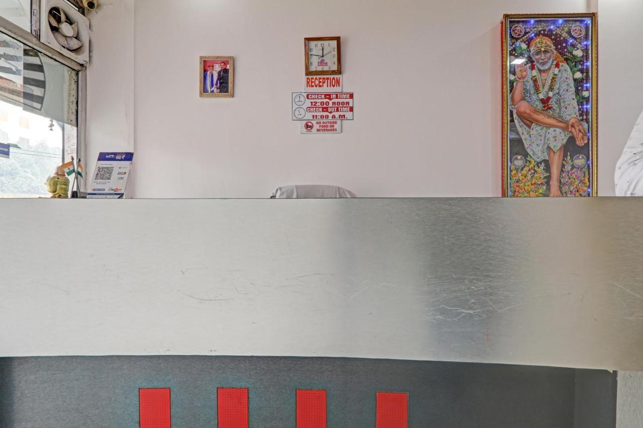 Oyo27695联系酒店 坎普尔 外观 照片