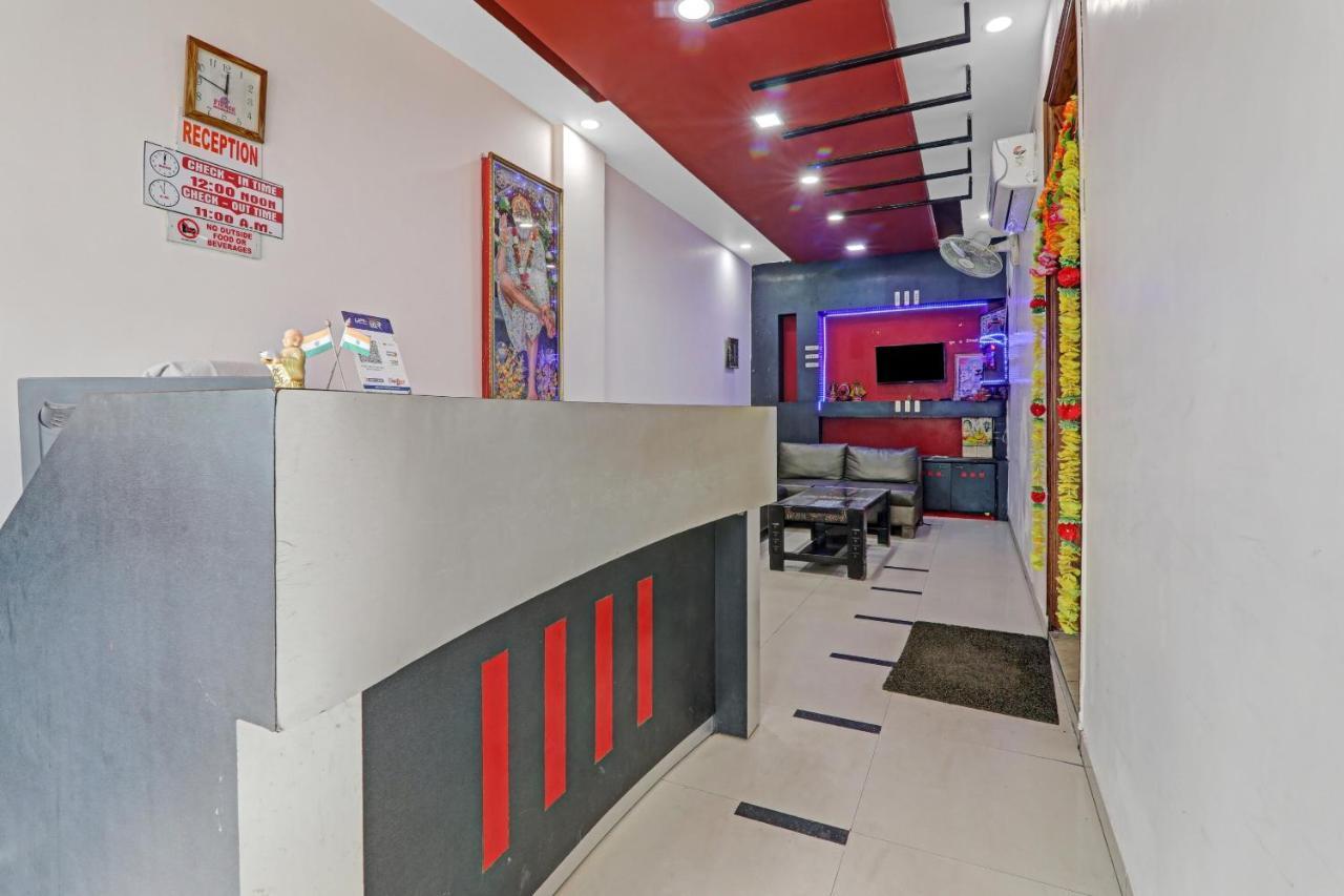 Oyo27695联系酒店 坎普尔 外观 照片